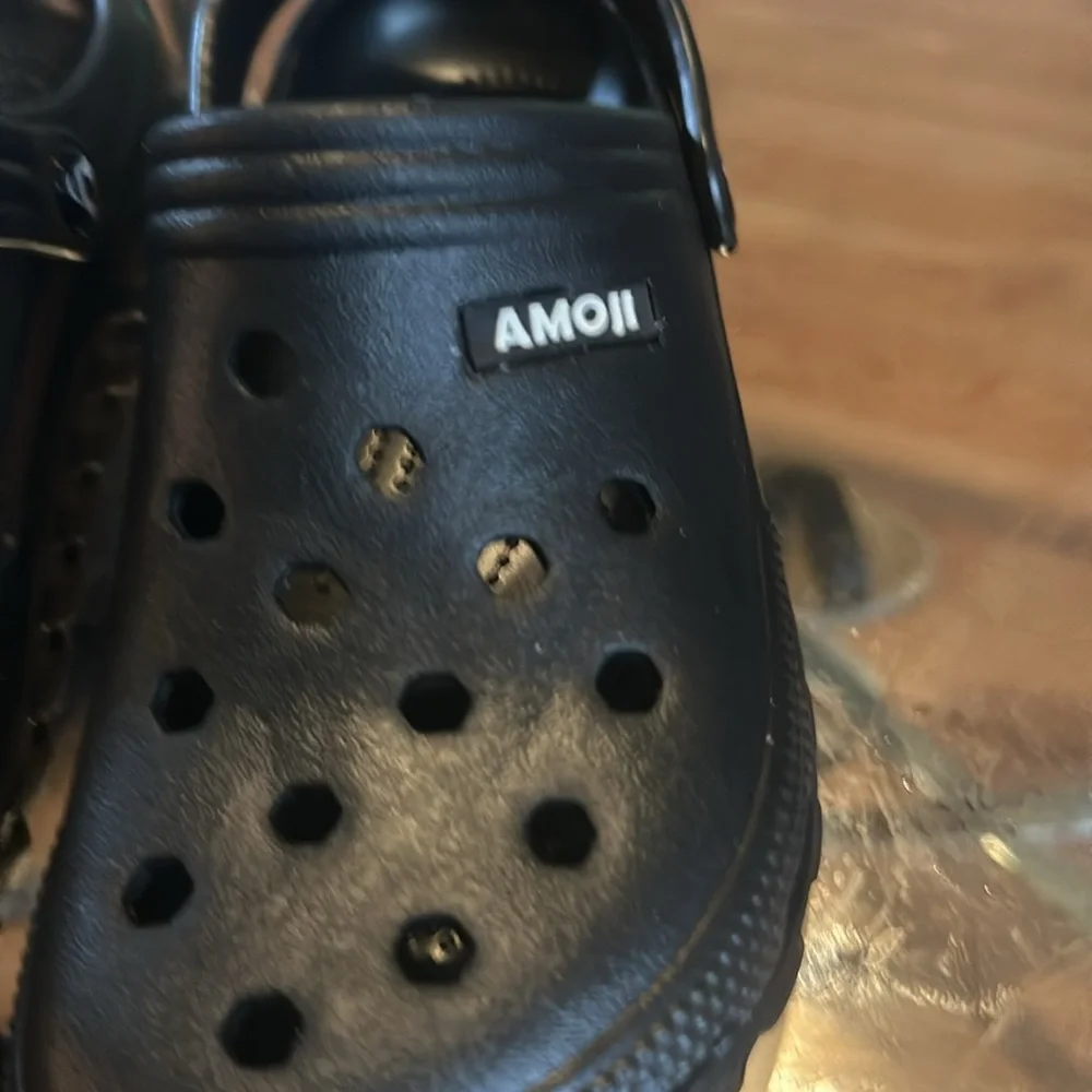 Clogs - Picture 3 of 9